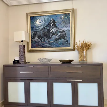 Oceanfront Flat With Pool And Parking Appartamento