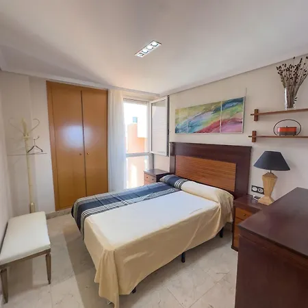 Oceanfront Flat With Pool And Parking Appartamento *
