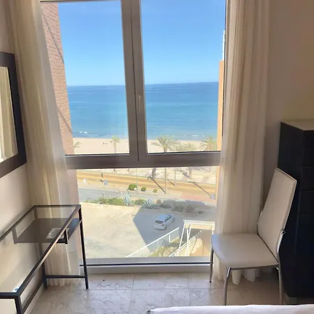 Oceanfront Flat With Pool And Parking 아파트 *