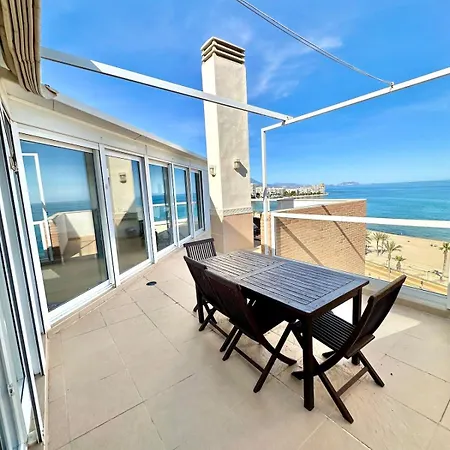 아파트 Oceanfront Flat With Pool And Parking 엘 캄펠로