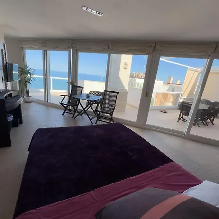 Oceanfront Flat With Pool And Parking * 엘 캄펠로