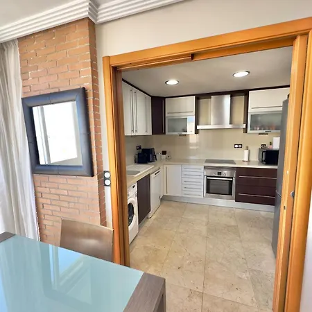 Oceanfront Flat With Pool And Parking Appartamento *