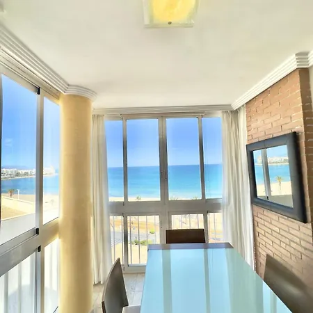 아파트 Oceanfront Flat With Pool And Parking 엘 캄펠로