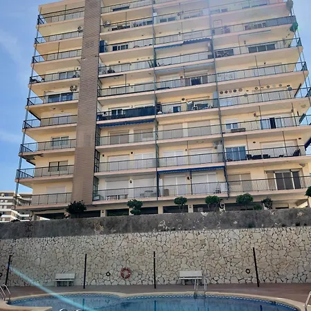 Oceanfront Flat With Pool And Parking 아파트